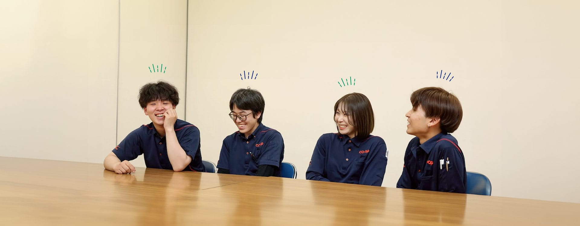 若手スタッフ座談会の様子